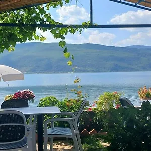 Bed & Breakfast Nesti Relax, Lini